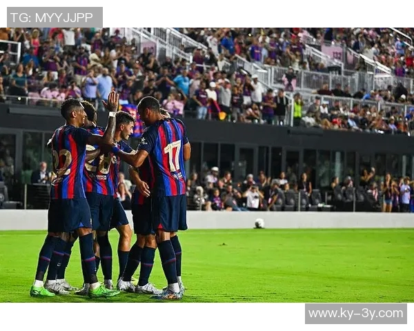 拉菲尼亚在社交媒体上向阿尔巴致敬感慨曾共战球场的荣耀时刻